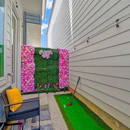 Elegant 3Br Haven- Games, Luxury & Lush Garden Vila